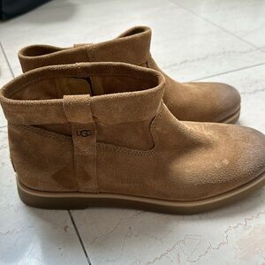UGG WOMENS SUEDE BOOT SZ 8.5